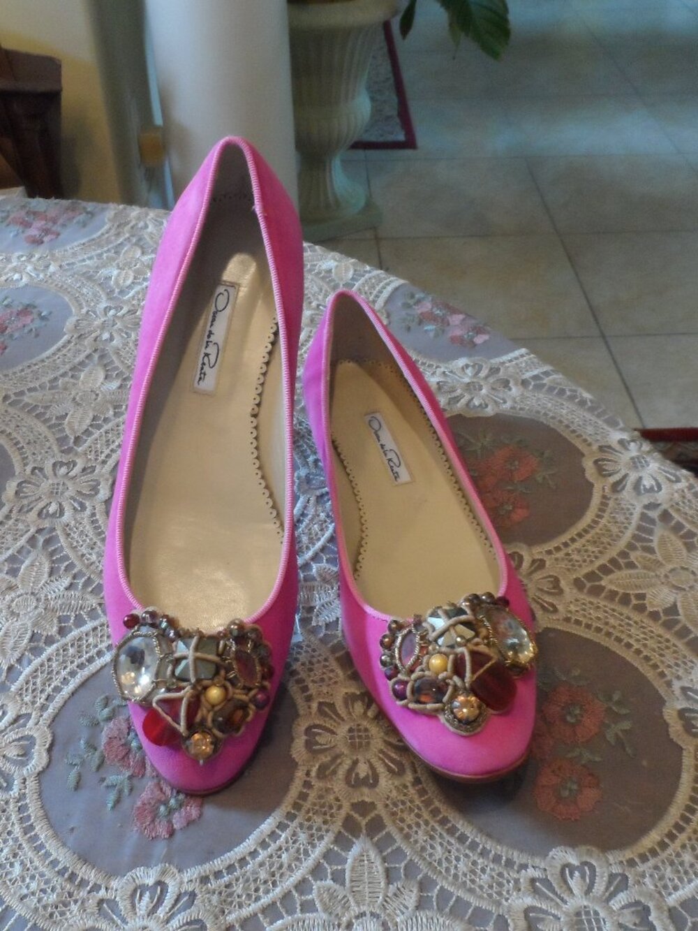 New Oscar de la Renta Hot Pink Suede Ballet Flats Jewel Detail Size 39.5